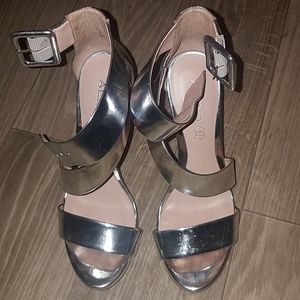 ALDO size 9 silver heels